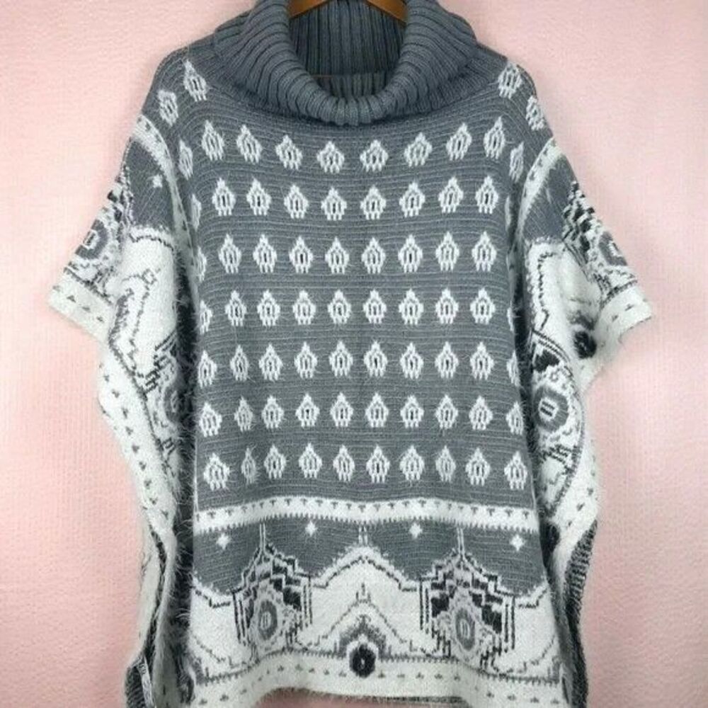 NEW Women Fuzzy Knit Turtle Neck Poncho Short Sleeve Aztec Pattern One Size